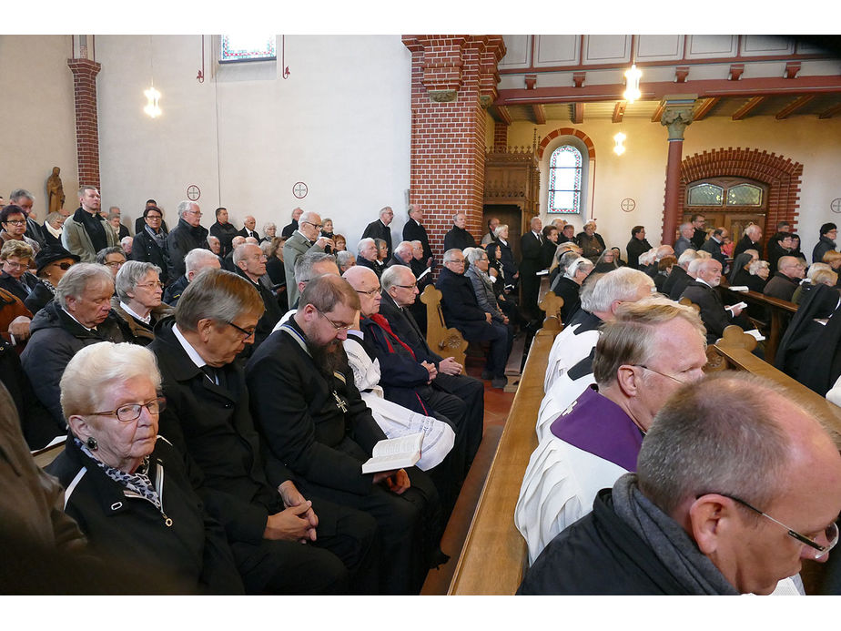 Pontifikalrequiem und Beisetzung von Weihbischof em. Johannes Kapp (Foto: Karl-Franz Thiede)